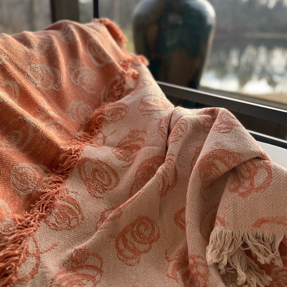 UNIQUE Cozy Coral & Creamy Cotton Velour Patterned Throw Blanket